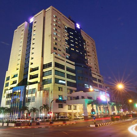 Mega Hotel Sdn Bhd Miri Exteriér fotografie