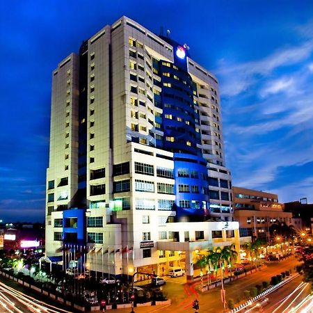 Mega Hotel Sdn Bhd Miri Exteriér fotografie
