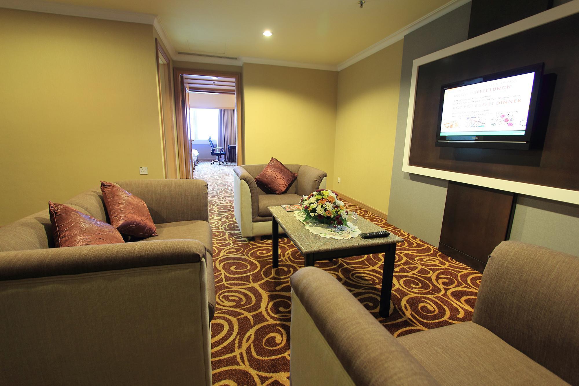 Mega Hotel Sdn Bhd Miri Exteriér fotografie