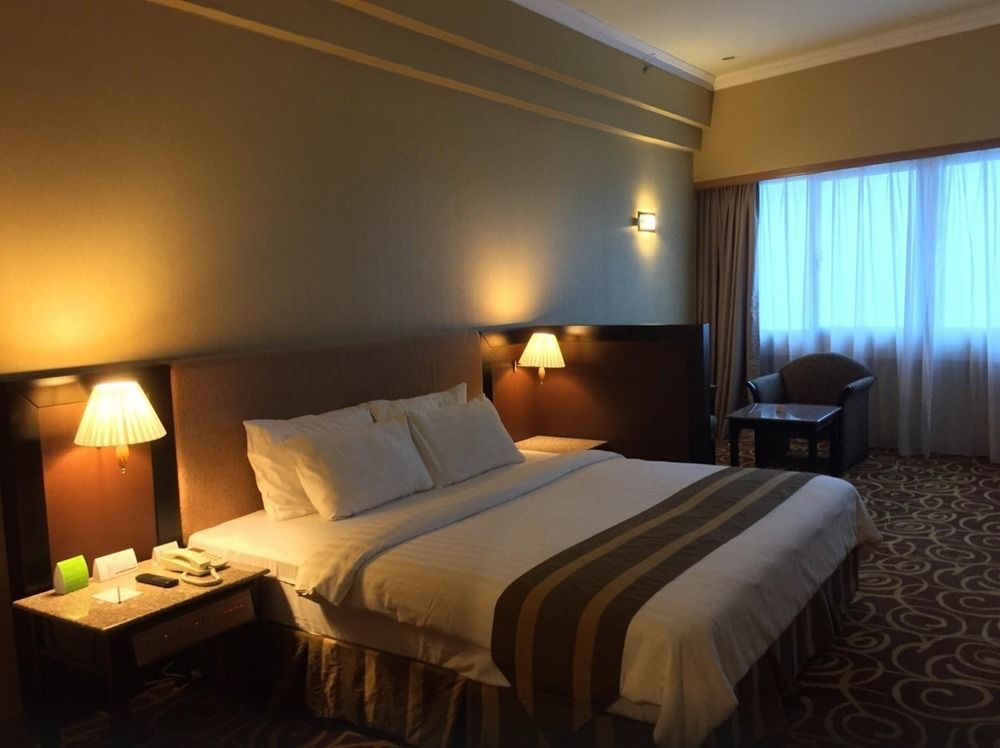 Mega Hotel Sdn Bhd Miri Exteriér fotografie