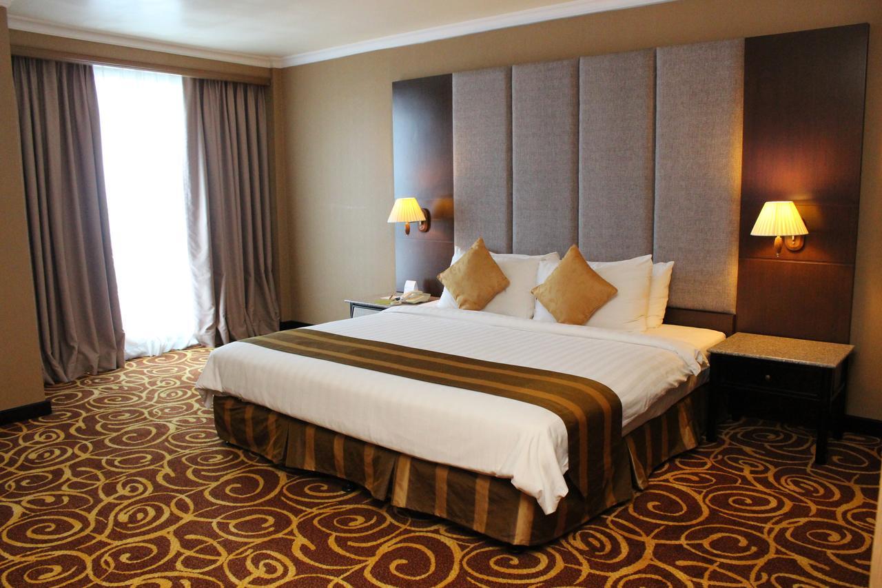 Mega Hotel Sdn Bhd Miri Exteriér fotografie