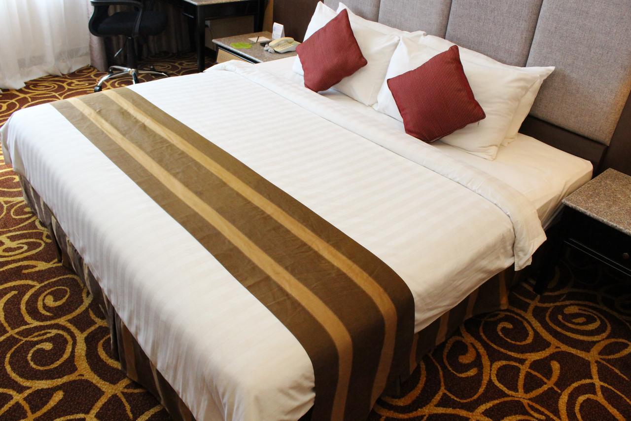 Mega Hotel Sdn Bhd Miri Exteriér fotografie