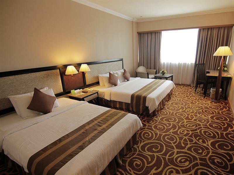 Mega Hotel Sdn Bhd Miri Exteriér fotografie